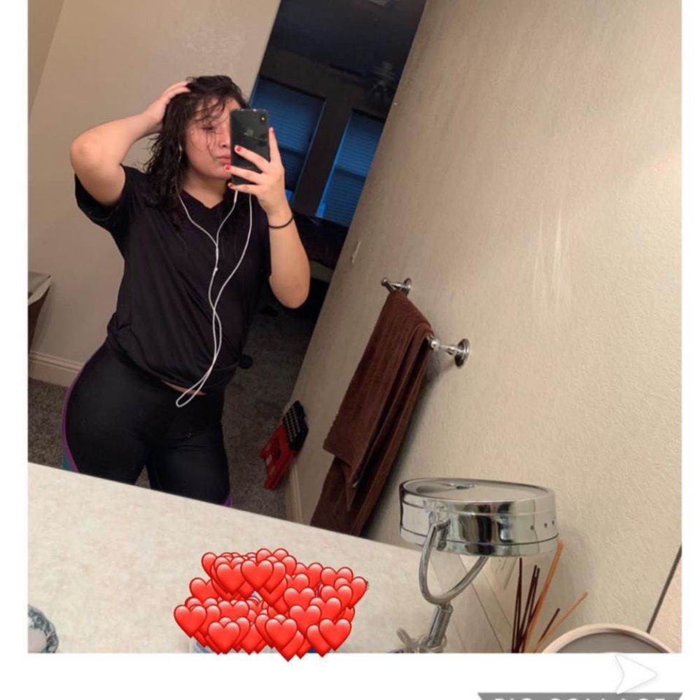 Meet your Posher, Estefania